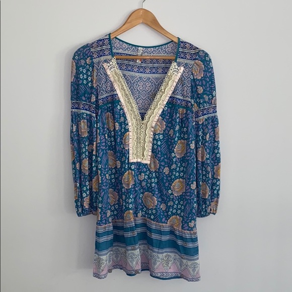 Free People Tops - Free People Floral Tunic with Pearl Buttons
